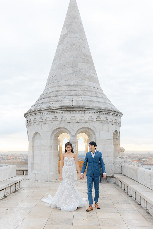 Creative Budapest Pre Wedding Photoshoot - photo 4