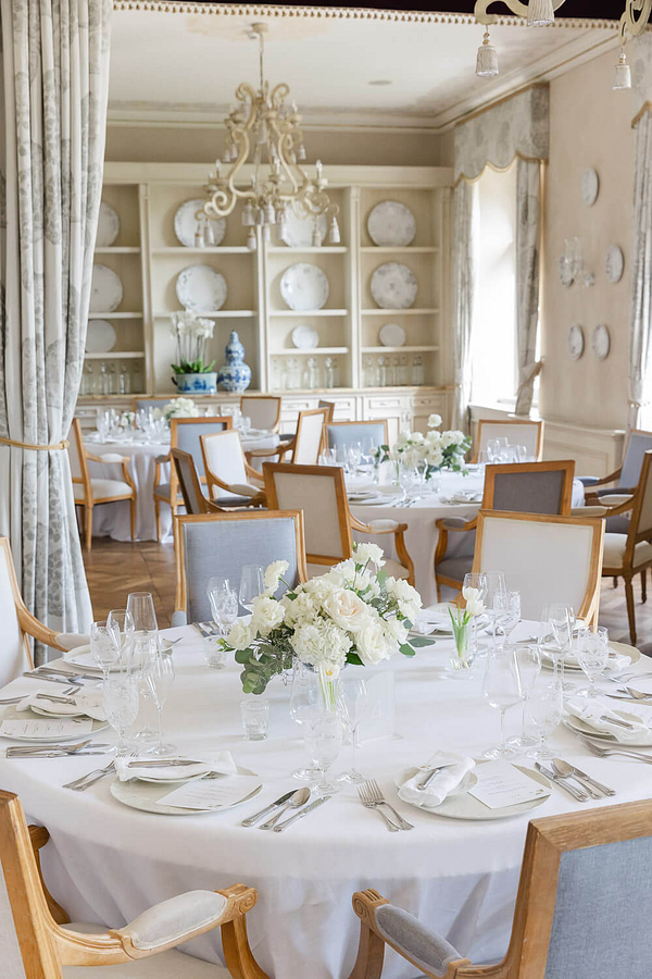 Prague wedding in Chateau Mcely - photo 23
