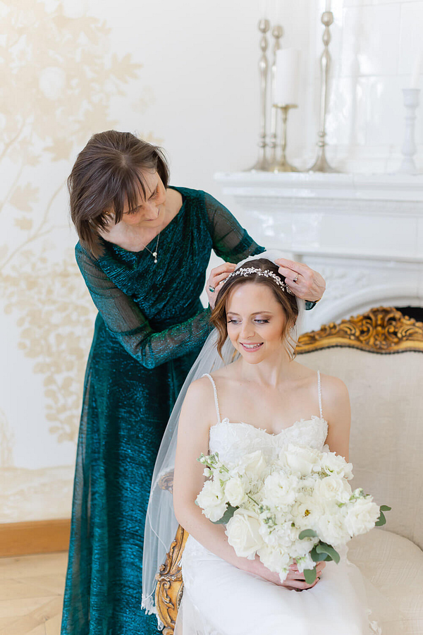 Prague wedding in Chateau Mcely - photo 19