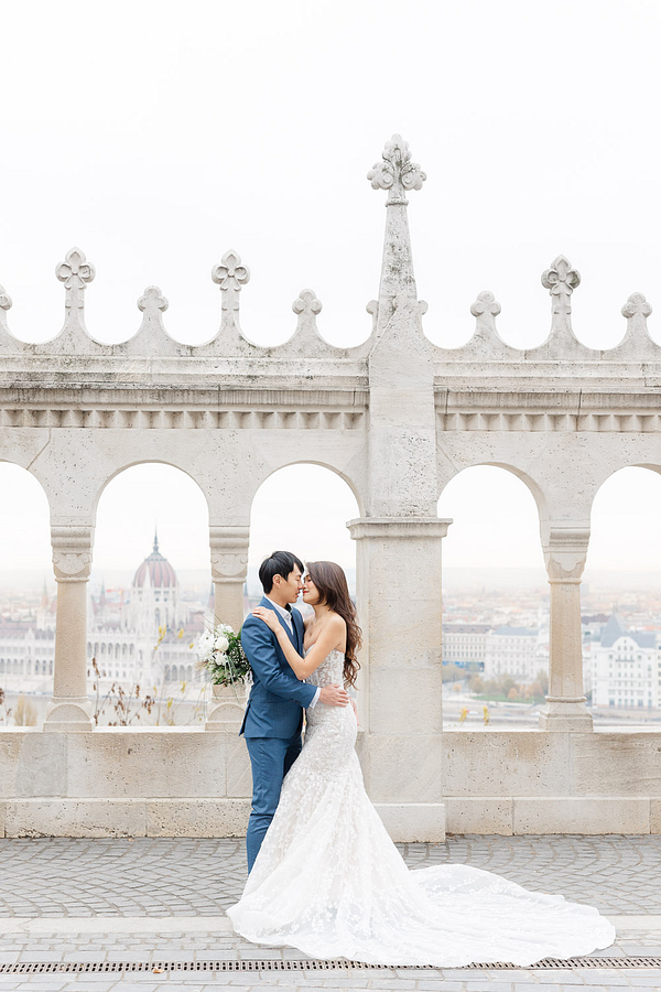 Creative Budapest Pre Wedding Photoshoot - photo 8