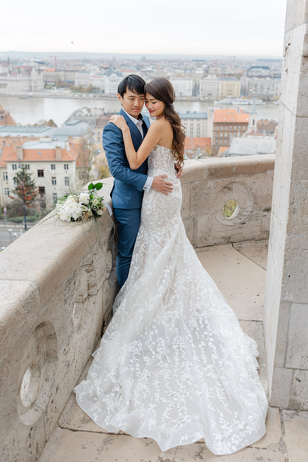 Creative Budapest Pre Wedding Photoshoot - photo 9
