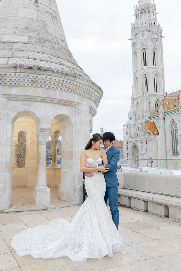 Creative Budapest Pre Wedding Photoshoot - photo 6