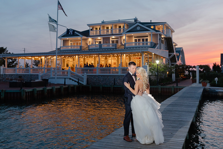 Elegant New Jersey Wedding :: Bonnet Island Estate - photo 43