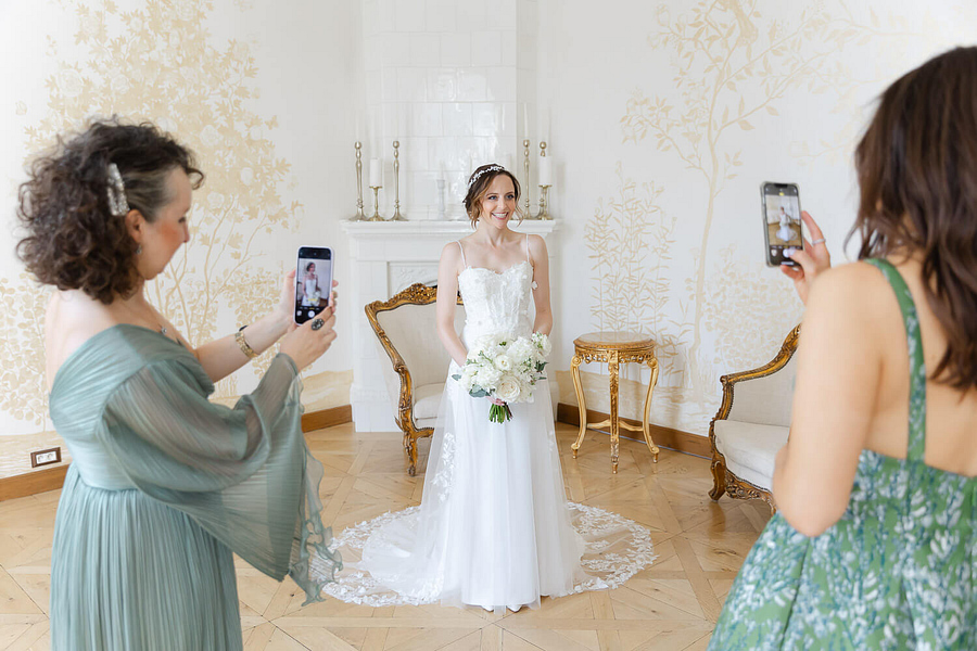 Prague wedding in Chateau Mcely - photo 18